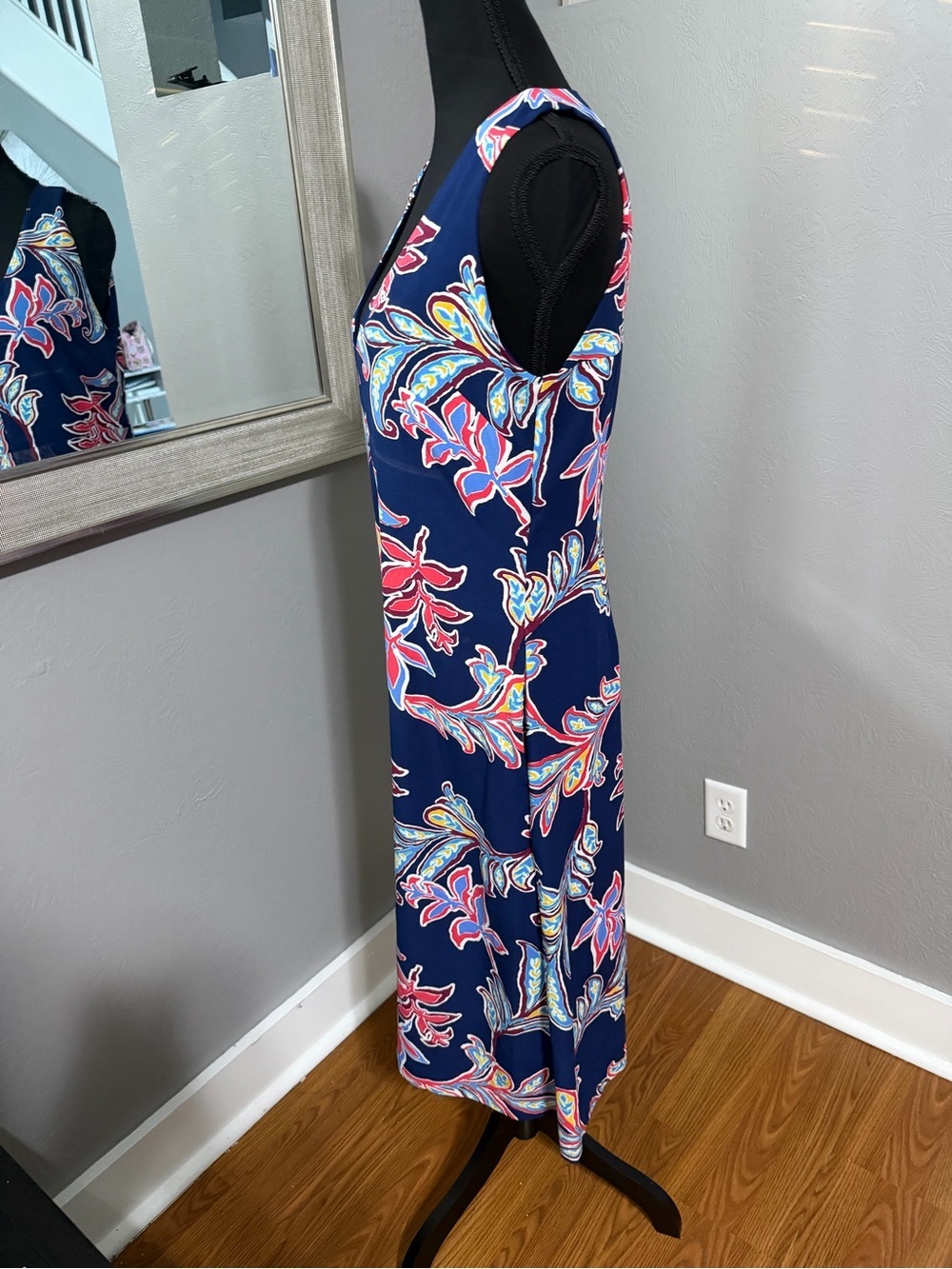 NWT Laundry by Shelli Segal tropical v-neck floral print romper jumpsuit size 4. - Picture 3 of 7